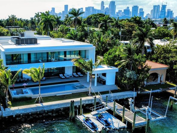 375 N Hibiscus Dr, Miami Beach FL 33139