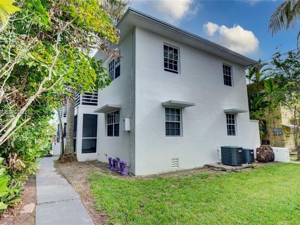 1791 Marseille Dr, Miami Beach FL 33141