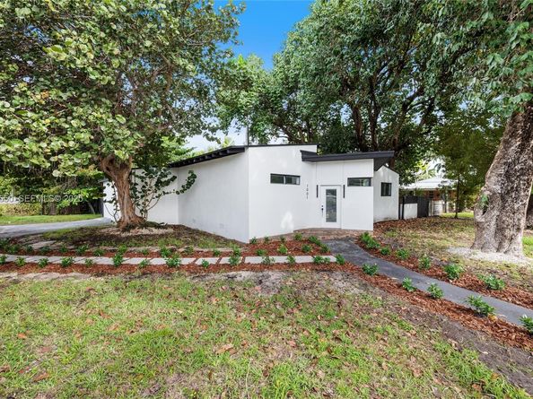 1001 NE 82nd St, Miami FL 33138