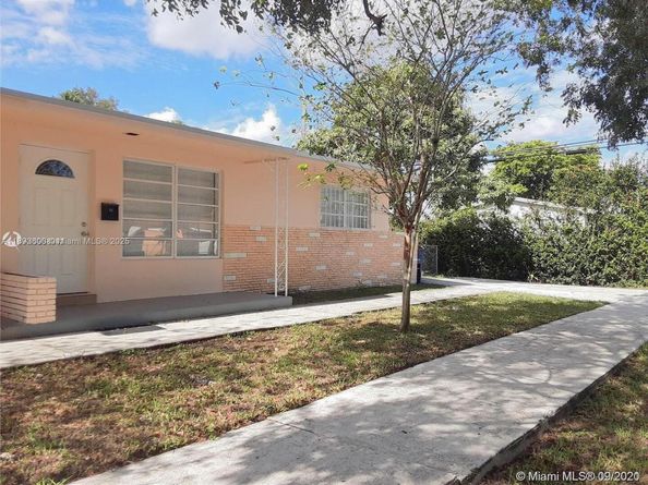 412 SW 10 St, Hallandale Beach FL 33009