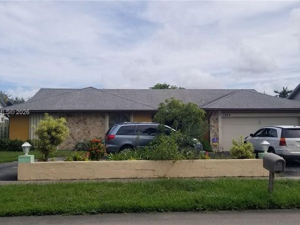7920 NW 51st St, Lauderhill FL 33351
