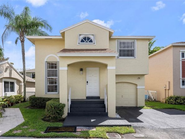 11862 NW 13th St, Pembroke Pines FL 33026