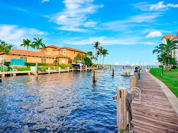 105 Paradise Harbour Boulevard 112, North Palm Beach FL 33408