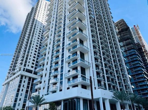 11 NE 6th 2813, Miami FL 33132