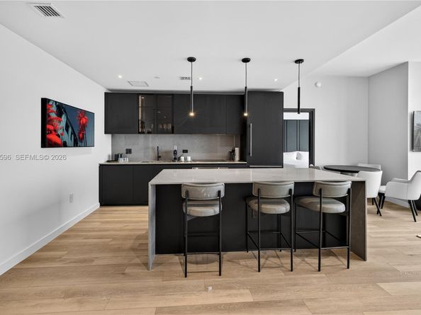 20 NE 11th 4702, Miami FL 33132