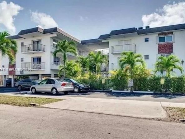 1840 Dewey St 103, Hollywood FL 33020