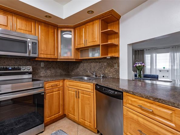 1750 NE 191st St 7082, Miami FL 33179