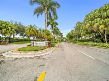 1115 Camellia Cir