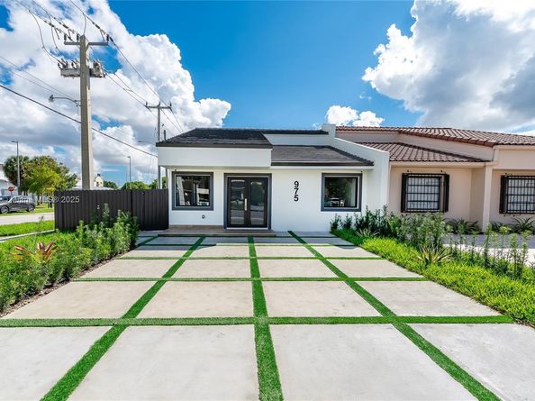 975 SW 89th Ave, Miami FL 33174