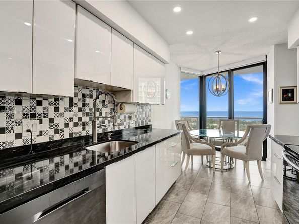 20281 E Country Club Dr 1712, Aventura FL 33180