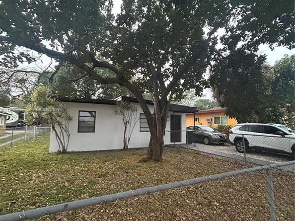 1080 NW 121st St, North Miami FL 33168