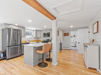 84 Hammond St
