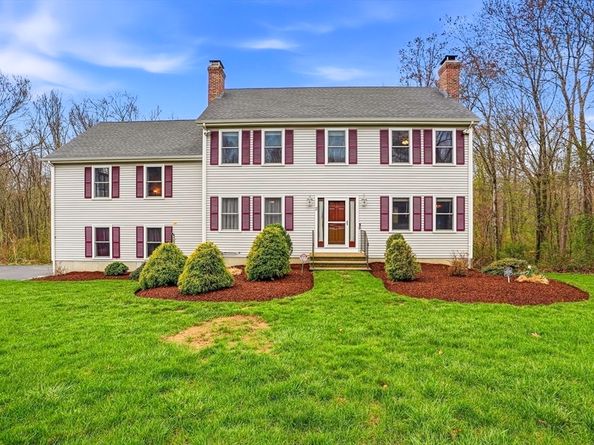 2 Tee Jay Ln, Blackstone MA 01504