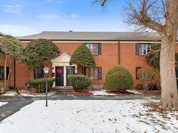 49 Pierce Rd 49, Watertown MA 02472