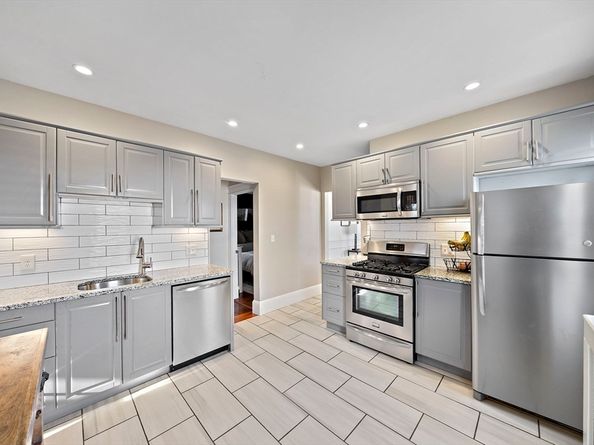 131 King St 3, Boston MA 02122