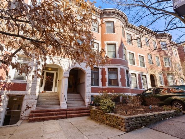 195 Winthrop Rd 1, Brookline MA 02445