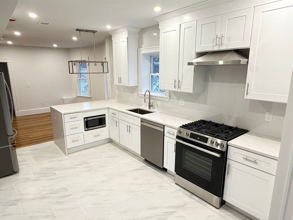 10 Beech St 4, Cambridge MA 02140