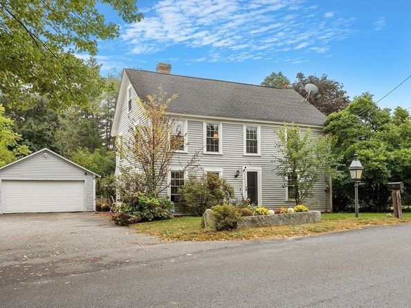 114 Chestnut St, Lunenburg MA 01462