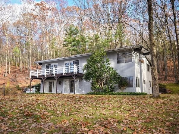 93 Vaughn Hill Rd, Bolton MA 01740