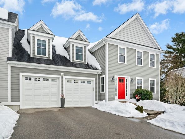 82 Pleasant Street 82, Medfield MA 02052