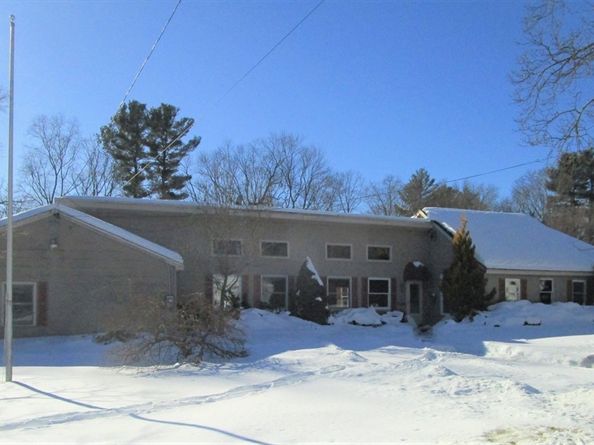659 Highland St, Northbridge MA 01534