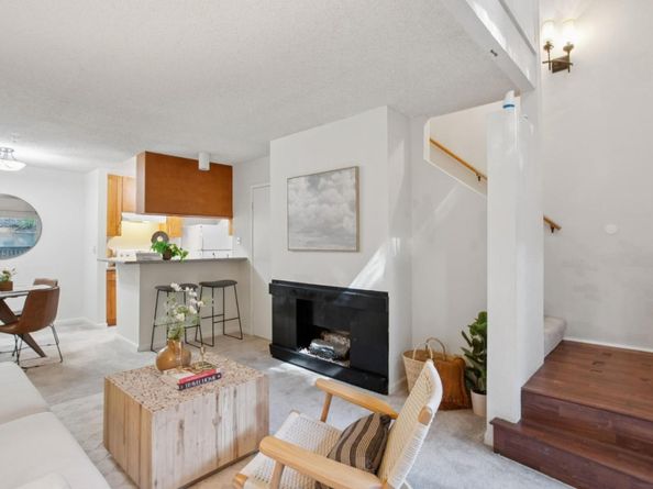 357 Half Moon Lane 12, Daly City CA 94015