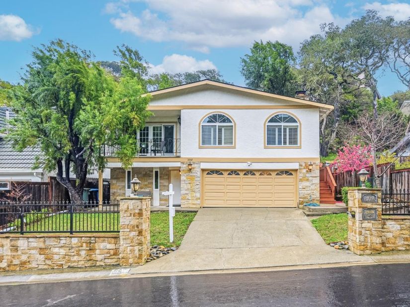 3202 E Laurel Creek Road, Belmont CA 94002