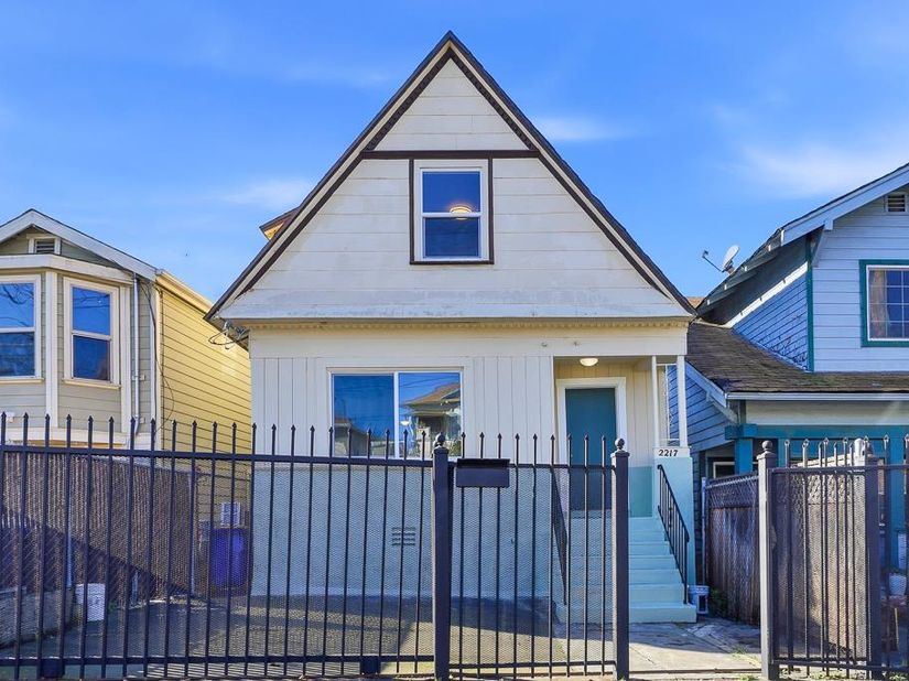 2217 E 24th Street, Oakland CA 94606