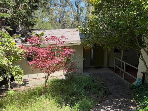 7101 Pinehaven Road, Oakland CA 94611