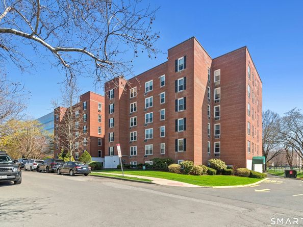 7 4th Street 3C, Stamford CT 06905
