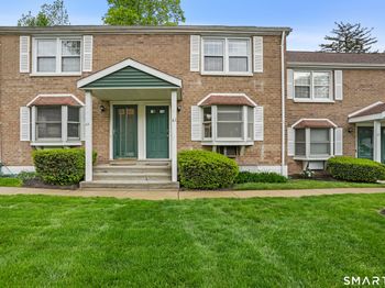 240 Sunnyridge Avenue