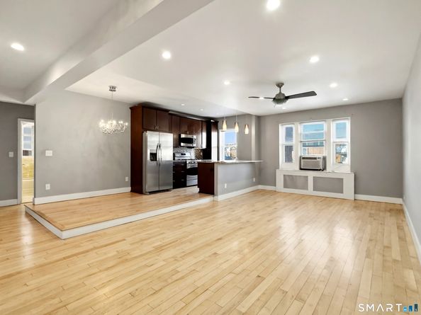 70 Strawberry Hill Avenue APT 22B, Stamford CT 06902