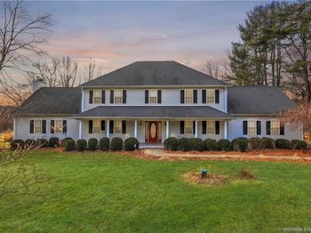 1093 Monroe Turnpike