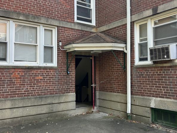 290 N Bishop Bishop Avenue 12, Bridgeport CT 06610