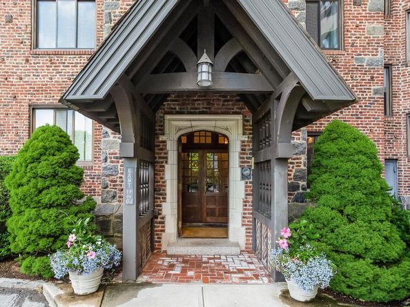 47 Lafayette Place APT 6J, Greenwich CT 06830