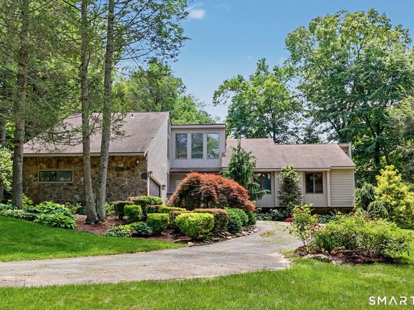 4 Scenic Hill Lane, Monroe CT 06468
