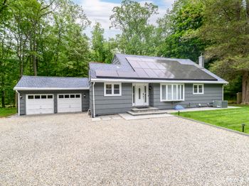 3 Huckleberry Drive S