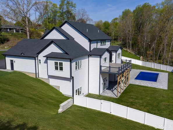 25 Hunting Ridge Road, Brookfield CT 06804