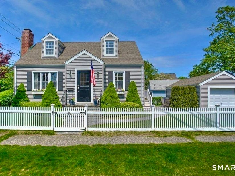 11 Oldfield Drive, Fairfield CT 06824
