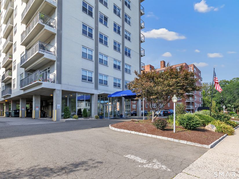 2370 North Avenue 8D, Bridgeport CT 06604