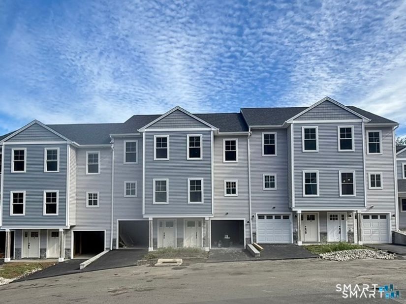 17 Windward Way 17, Shelton CT 06484