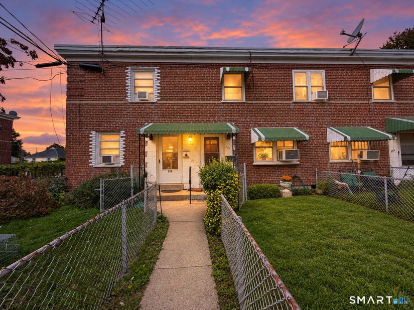 261 Court D Building 43, 261, Bridgeport CT 06610