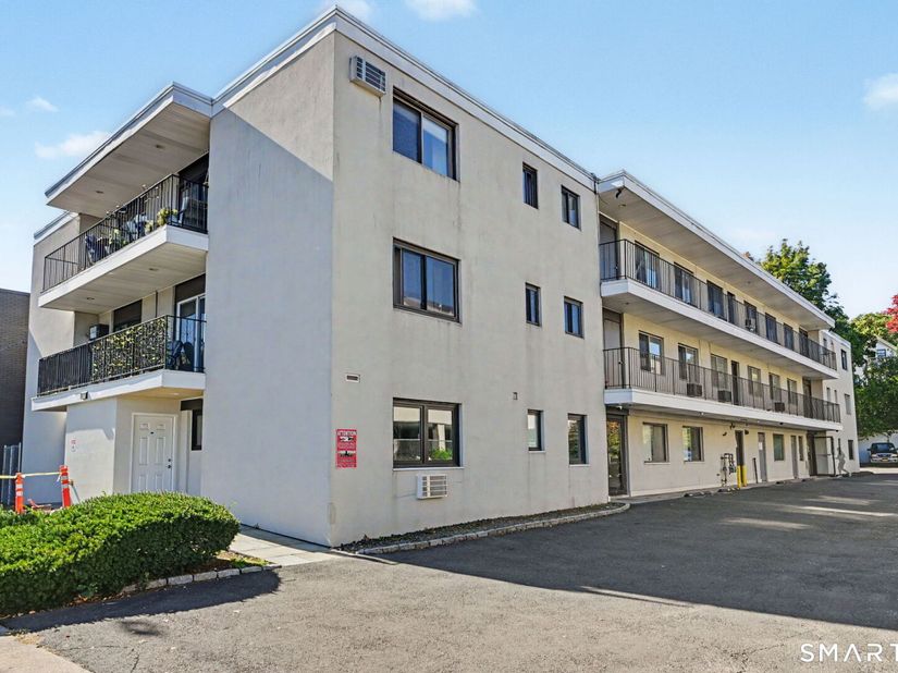 900 Hope Street 3B, Stamford CT 06907