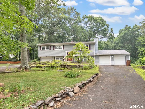 19 Meadowlark Drive, Shelton CT 06484
