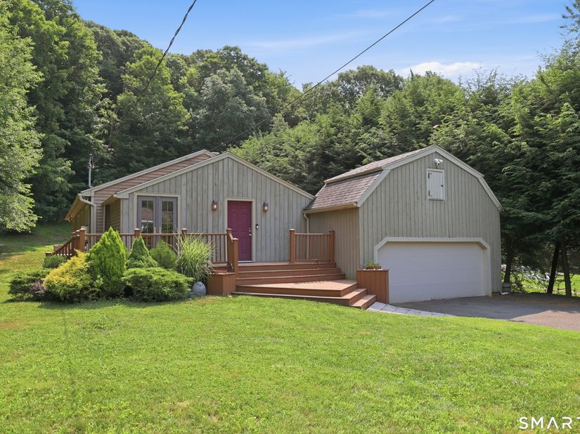 10 Satterlee Road, New Fairfield CT 06812