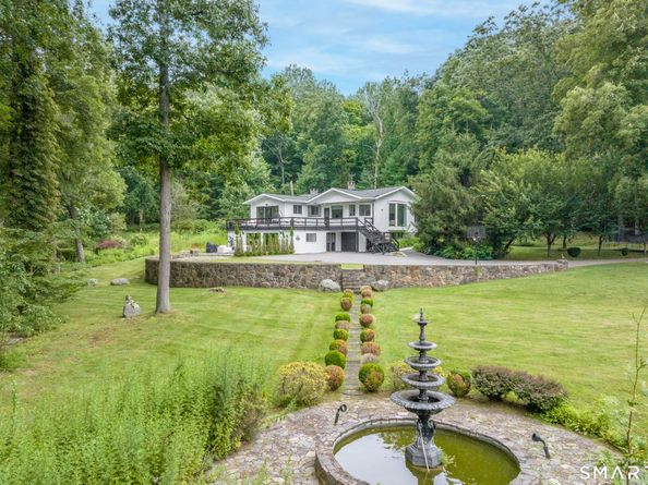 297 Oscaleta Road, Ridgefield CT 06877