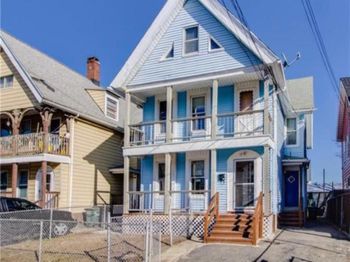36 Lee Avenue