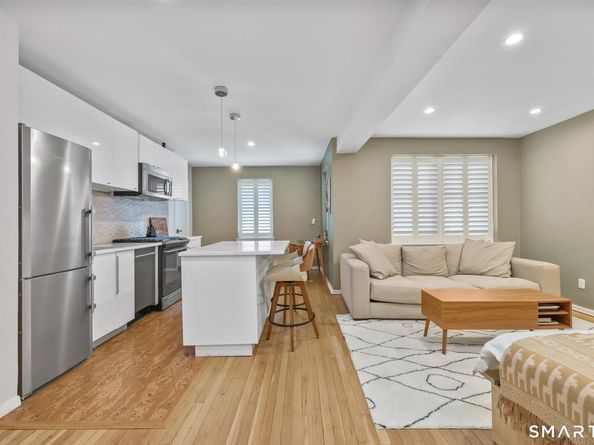 52 Lafayette Place 1F, Greenwich CT 06830