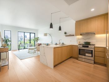 30-05 Vernon Boulevard