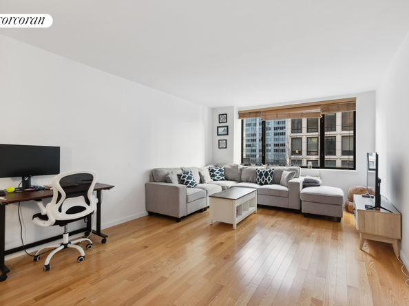 30 West 61st Street 9G, New York NY 10023